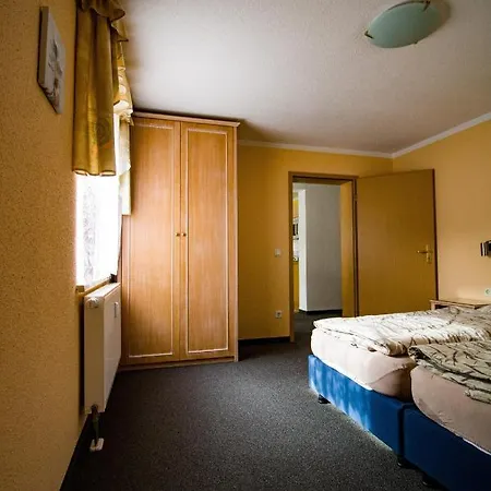 Апартаменты Ferienwohnung Mit Blick Ins Grune Зебниц